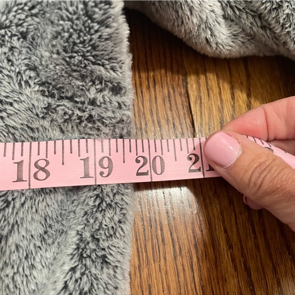 Natori Cardigan Style Lounger Sweater Size L/XL Gray - Picture 6 of 6